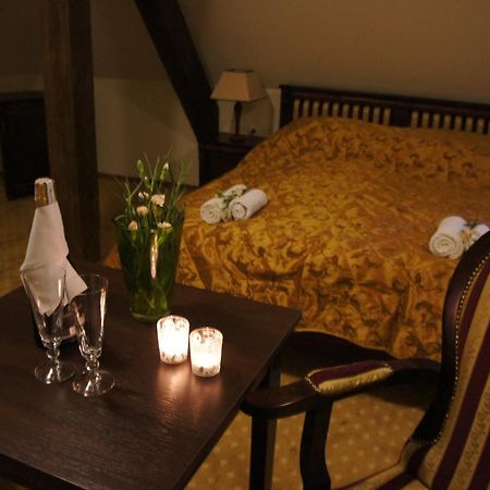 Hotel Dworska Elektrownia Kędzierzyn-Koźle Zimmer foto