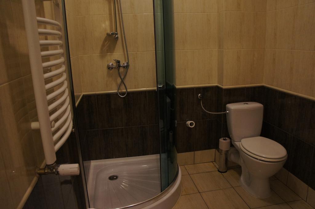 Hotel Dworska Elektrownia Kędzierzyn-Koźle Zimmer foto